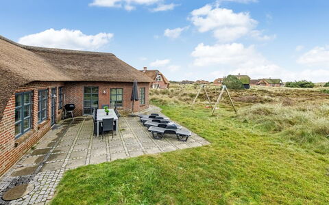 Axeline - 300M from the Sea: Huis, Huis, Verblijf, Landgoed, Werf, Boerderij, Siding, Garden Gebouwen, Veranda
