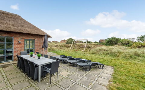 Axeline - 300M from the Sea: Zwembad, Buitenmeubels, Meubilair, Toevlucht, Flagstone, Eco Hotel, Schaduw, Stoel, Vrije Tijd, Landgoed
