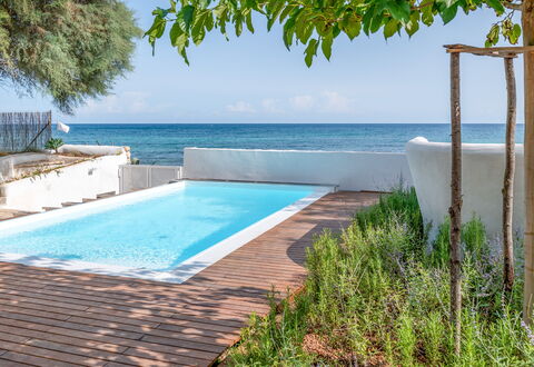 Villa Clementina: Water, Fabriek, Lucht, Watervoorraden, Eigendom, Zwembad, Azure, Rechthoek, Boom, Schaduw