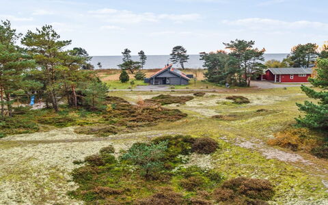 Galt - 200M from the Sea: Hout, Dak, Architectuur, Huis, Huis, Verblijf, Siding, Hardwood, Helling, Landgoed