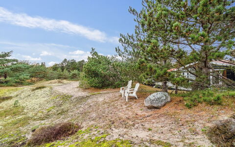 Galt - 200M from the Sea: Hout, Dak, Architectuur, Huis, Huis, Verblijf, Siding, Hardwood, Helling, Landgoed