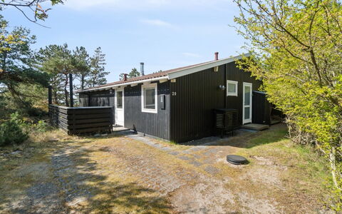 Galt - 200M from the Sea: Hout, Dak, Architectuur, Huis, Huis, Verblijf, Siding, Hardwood, Helling, Landgoed