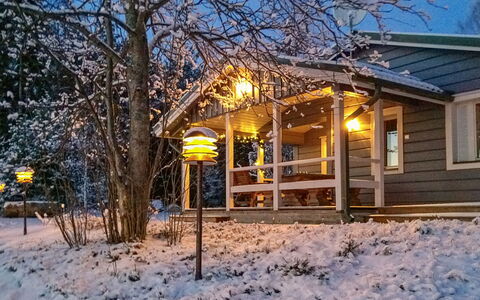 Ilotupa: Hout, Verblijf, Huis, Huis, Deur, Hardwood, Garden Gebouwen, Beits, Blokhut, Plank