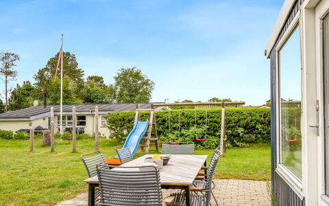 Ubavka - 200M from the Sea: Hout, Huis, Veranda, Dek, Hardwood, Dak, Beits, Houten Vloer, Eco Hotel