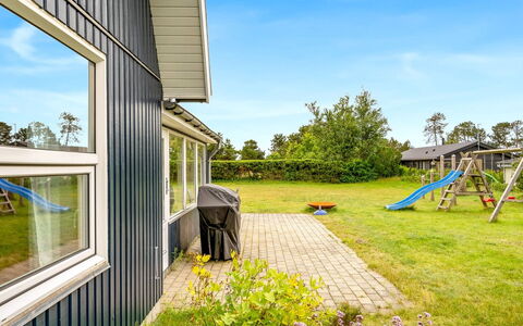 Ubavka - 200M from the Sea: Hout, Huis, Veranda, Dek, Hardwood, Dak, Beits, Houten Vloer, Eco Hotel