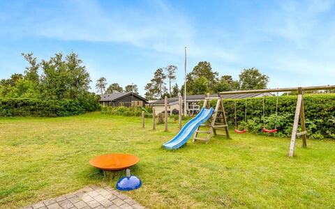Ubavka - 200M from the Sea: Hout, Huis, Veranda, Dek, Hardwood, Dak, Beits, Houten Vloer, Eco Hotel
