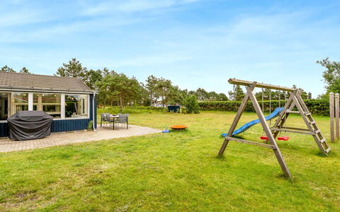 Ubavka - 200M from the Sea: Hout, Huis, Veranda, Dek, Hardwood, Dak, Beits, Houten Vloer, Eco Hotel