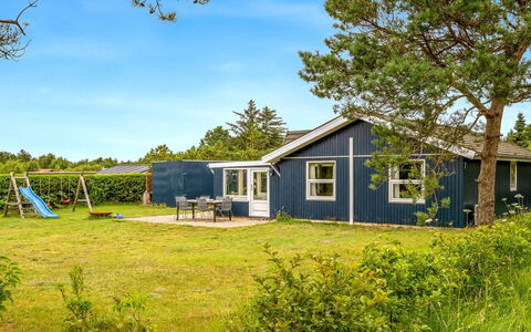Ubavka - 200M from the Sea: Hout, Huis, Veranda, Dek, Hardwood, Dak, Beits, Houten Vloer, Eco Hotel