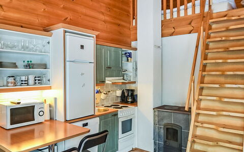 Joutsenlaulu: Keuken, Flooring, Interieur Ontwerp, Verdieping, Hout, Plafond, Major Appliance, Toestel Van De Keuken, Countertop, Meubilair