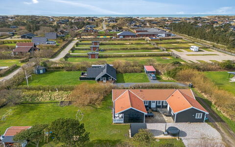 Torhild - 700M from the Sea: Plafond, Flooring, Interieur Ontwerp, Verdieping, Samengesteld Materiaal, Meubilair, Toevlucht, Hotel, Ontwerp, Daylighting