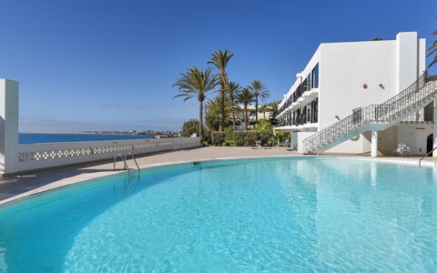Villagrancanaria: Water, Boot, Lucht, Watercraft, Voertuig, Azure, Infrastructuur, Dok, Zwemwater, Boten En Varen - Materialen En Benodigdheden