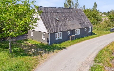 Eliane - 1.8Km from the Sea: Hout, Dak, Architectuur, Huis, Huis, Verblijf, Siding, Hardwood, Helling, Landgoed