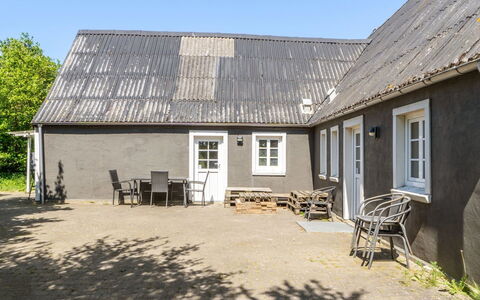 Eliane - 1.8Km from the Sea: Hout, Dak, Architectuur, Huis, Huis, Verblijf, Siding, Hardwood, Helling, Landgoed