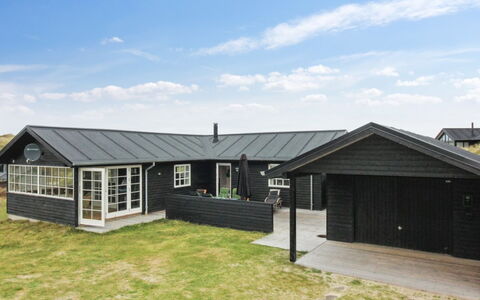 Merina - 150M from the Sea: Huis, Huis, Deur, Dak, Verblijf, Landgoed, Tuin, Schaduw, Siding, Werf