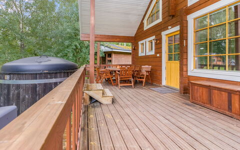 Anttoora 3: Hout, Veranda, Hardwood, Beits, Houten Vloer, Verblijf, Plank, Flooring, Plafond, Huis