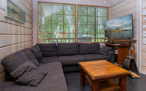 Anttoora 3: Hout, Flooring, Meubilair, Interieur Ontwerp, Plafond, Verdieping, Bankstel, Huis, Kamer, Woonkamer