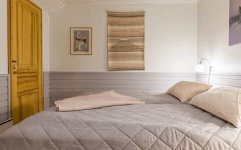 Teerenpesue a 6: Meubilair, Slaapkamer, Bed, Interieur Ontwerp, Laken, Hout, Bedding, Linens, Verdieping, Flooring