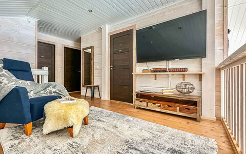 Kontiokota: Flooring, Meubilair, Interieur Ontwerp, Verdieping, Houten Vloer, Hout, Plafond, Woonkamer, Kamer, Verlichting