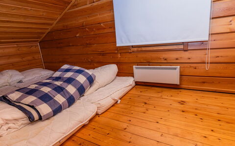 Ukko 14: Hout, Verdieping, Flooring, Slaapkamer, Bed, Kamer, Hardwood, Laken, Beits, Houten Vloer