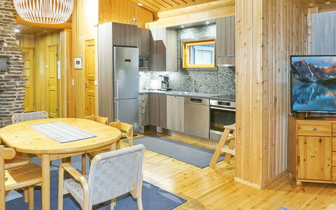 Pikku-Tieva: Hout, Huis, Sneeuw, Verblijf, Huis, Winter, Dak, Freezing, Siding, Helling