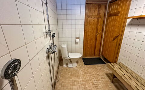 Kiilopalkinen: Hout, Flooring, Verdieping, Loodgieterswerkinrichting, Loodgieter, Samengesteld Materiaal, Beits, Badkamer, Tegel, Hardwood