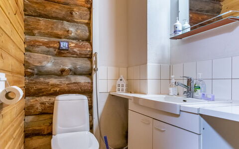 Kiilopalkinen: Wc Bril, Flooring, Toilet, Loodgieterswerkinrichting, Hout, Verdieping, Badkamer, Wastafel In De Badkamer, Wastafel, Loodgieter