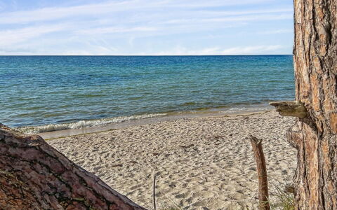 Ellynor - 600M from the Sea: Blauw, Water, Zwemwater, Strand, Kust, Hout, Kust En Oceanic Landvormen, Zee, Kust