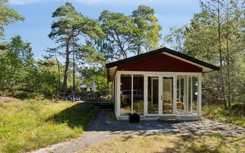 Fredsine - 1.2Km from the Sea: Hout, Dak, Architectuur, Huis, Huis, Verblijf, Siding, Hardwood, Helling, Landgoed