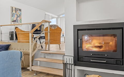 Annrike - 400M from the Sea: Meubilair, Flooring, Haard, Kamer, Houten Vloer, Woonkamer, Huishoudapparatuur, Houtkachel, Hardwood, Bankstel