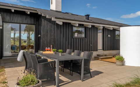 Annrike - 400M from the Sea: Huis, Huis, Deur, Dak, Verblijf, Landgoed, Tuin, Schaduw, Siding, Werf