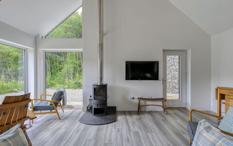 Loch View: Flooring, Verdieping, Interieur Ontwerp, Hout, Plafond, Meubilair, Houten Vloer, Kamer, Woonkamer, Hardwood
