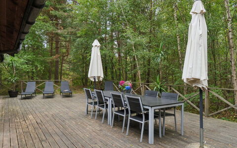 Clementine - 1.2Km from the Sea: Hout, Dak, Architectuur, Huis, Huis, Verblijf, Siding, Hardwood, Helling, Landgoed