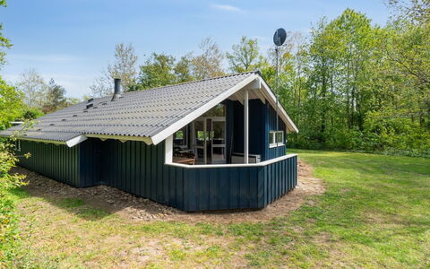 Ejnarine - 300M from the Sea: Hout, Dak, Architectuur, Huis, Huis, Verblijf, Siding, Hardwood, Helling, Landgoed