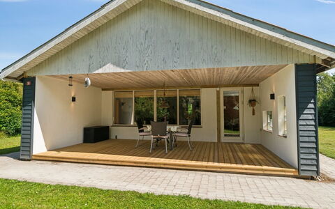 Geske - 3.2Km from the Sea: Hout, Dak, Architectuur, Huis, Huis, Verblijf, Siding, Hardwood, Helling, Landgoed