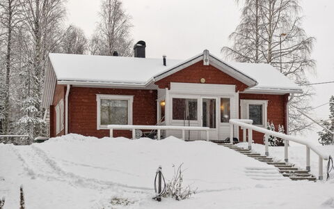 Käpälämäki: Meubilair, Stoel, Buitenmeubels, Tafel, Hout, Buitentafel, Keuken En Eettafel, Schaduw, Tuin, Paraplu