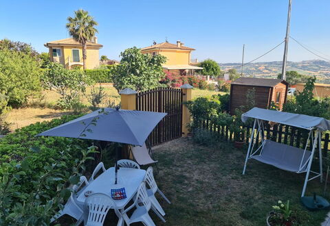 Il Colle Sul Mare Holiday Home: Lucht, Fabriek, Eigendom, Gebouw, Boom, Schaduw, Buitenmeubels, Biome, Stedelijk Ontwerp, Gras