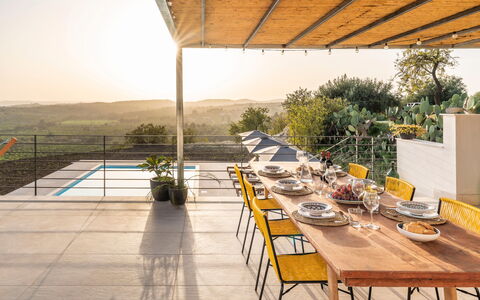Casa Bianca - Noto, Sicilia: Tafel, Fabriek, Lucht, Meubilair, Gebouw, Bloempot, Buitentafel, Stoel, Buitenmeubels, Tableware