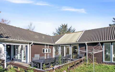 Fredrike - 500M from the Sea: Hout, Huis, Veranda, Dek, Hardwood, Dak, Beits, Houten Vloer, Eco Hotel