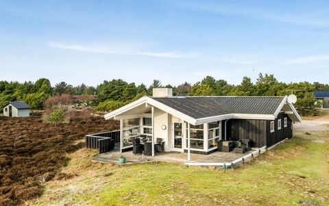 Josef - 950M from the Sea: Dak, Huis, Huis, Verblijf, Deur, Siding, Dek, Veranda, Plank, Hardwood