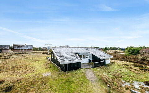 Josef - 950M from the Sea: Dak, Huis, Huis, Verblijf, Deur, Siding, Dek, Veranda, Plank, Hardwood