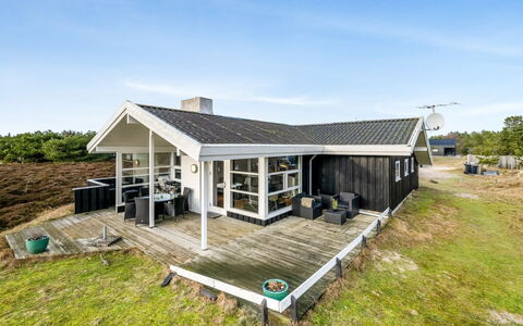 Josef - 950M from the Sea: Dak, Huis, Huis, Verblijf, Deur, Siding, Dek, Veranda, Plank, Hardwood