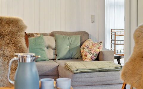 Pauliina - 500M from the Sea: Hout, Huis, Veranda, Dek, Hardwood, Dak, Beits, Houten Vloer, Eco Hotel