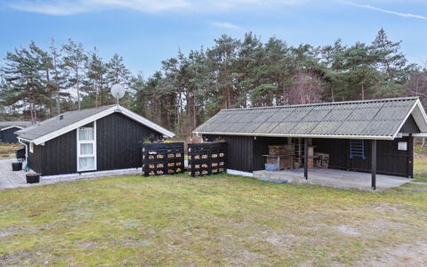 Pauliina - 500M from the Sea: Hout, Huis, Veranda, Dek, Hardwood, Dak, Beits, Houten Vloer, Eco Hotel