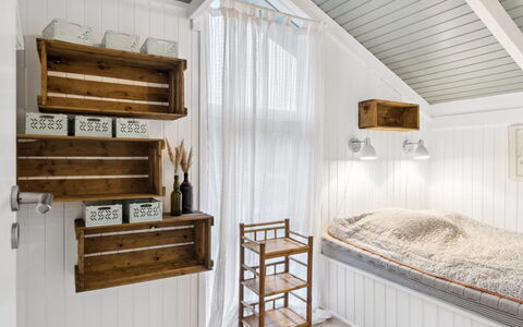 Pauliina - 500M from the Sea: Hout, Huis, Veranda, Dek, Hardwood, Dak, Beits, Houten Vloer, Eco Hotel