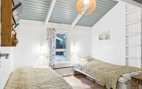 Pauliina - 500M from the Sea: Hout, Huis, Veranda, Dek, Hardwood, Dak, Beits, Houten Vloer, Eco Hotel