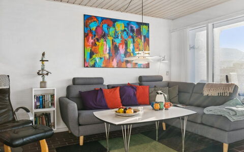 Leny - 900M from the Sea: Meubilair, Interieur Ontwerp, Bankstel, Flooring, Verdieping, Woonkamer, Verlichting, Tafel, Kamer, Huis
