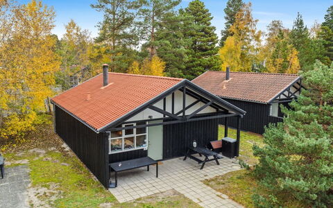Gudrund - 250M from the Sea: Dak, Huis, Huis, Verblijf, Deur, Siding, Dek, Veranda, Plank, Hardwood