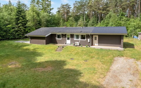 Elsemaria - 1.3Km from the Sea: Meubilair, Interieur Ontwerp, Flooring, Verdieping, Plafond, Kamer, Stoel, Tafel, Appartement, Keuken En Eettafel