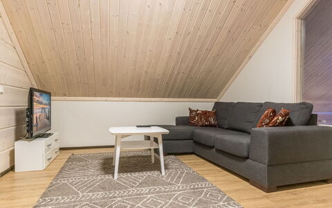 Sinisen Tien Helmi: Meubilair, Interieur Ontwerp, Flooring, Verdieping, Tafel, Plafond, Keuken En Eettafel, Verlichting, Stoel, Huis