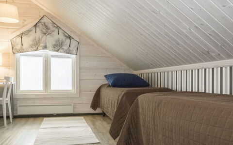 Sinisen Tien Helmi: Meubilair, Interieur Ontwerp, Flooring, Verdieping, Tafel, Plafond, Keuken En Eettafel, Verlichting, Stoel, Huis